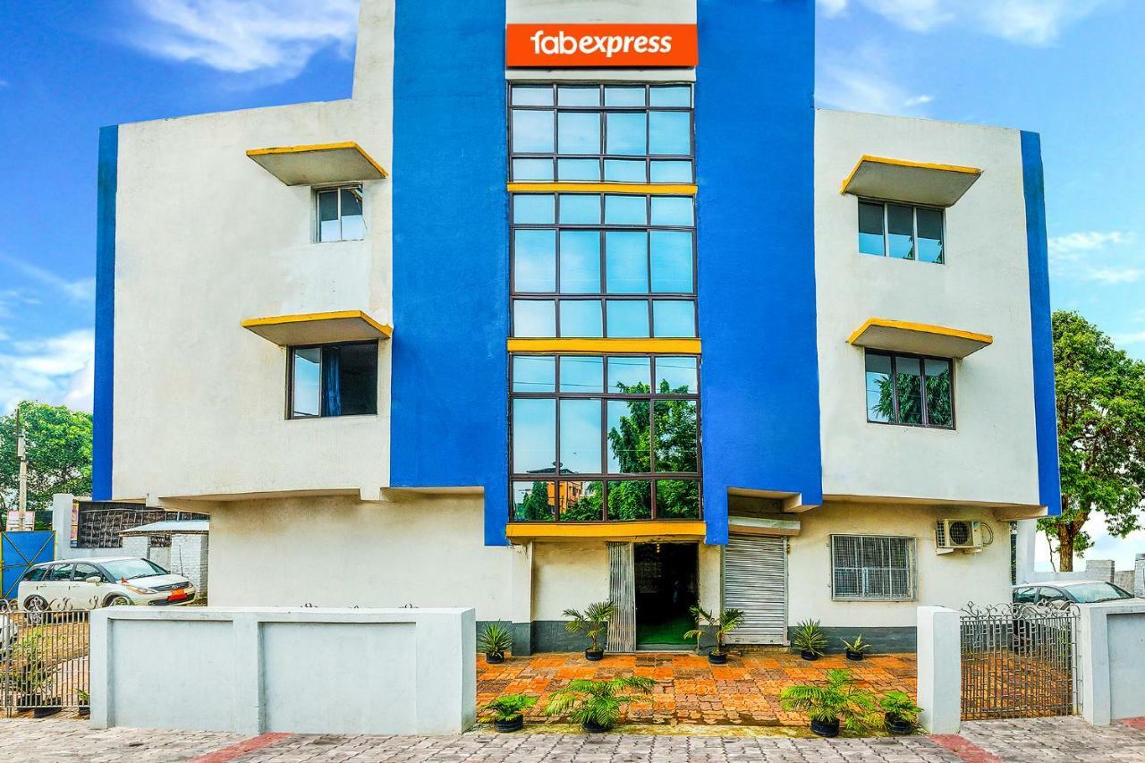 Fabexpress Vinita Welcome Villa Howrah Haora Bagian luar foto